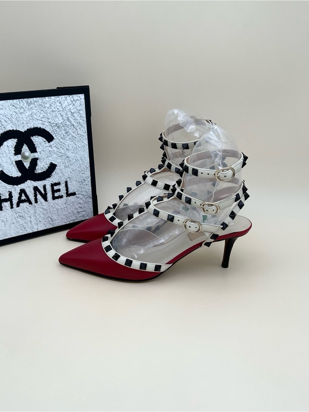 🚩steal Valentino Red Pointed-Toe Studded Strappy Pumps